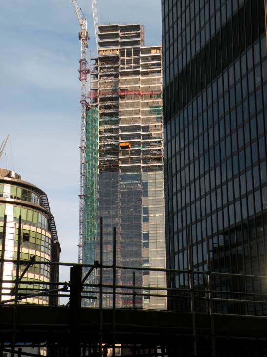 Gratte-ciel en chantier, City